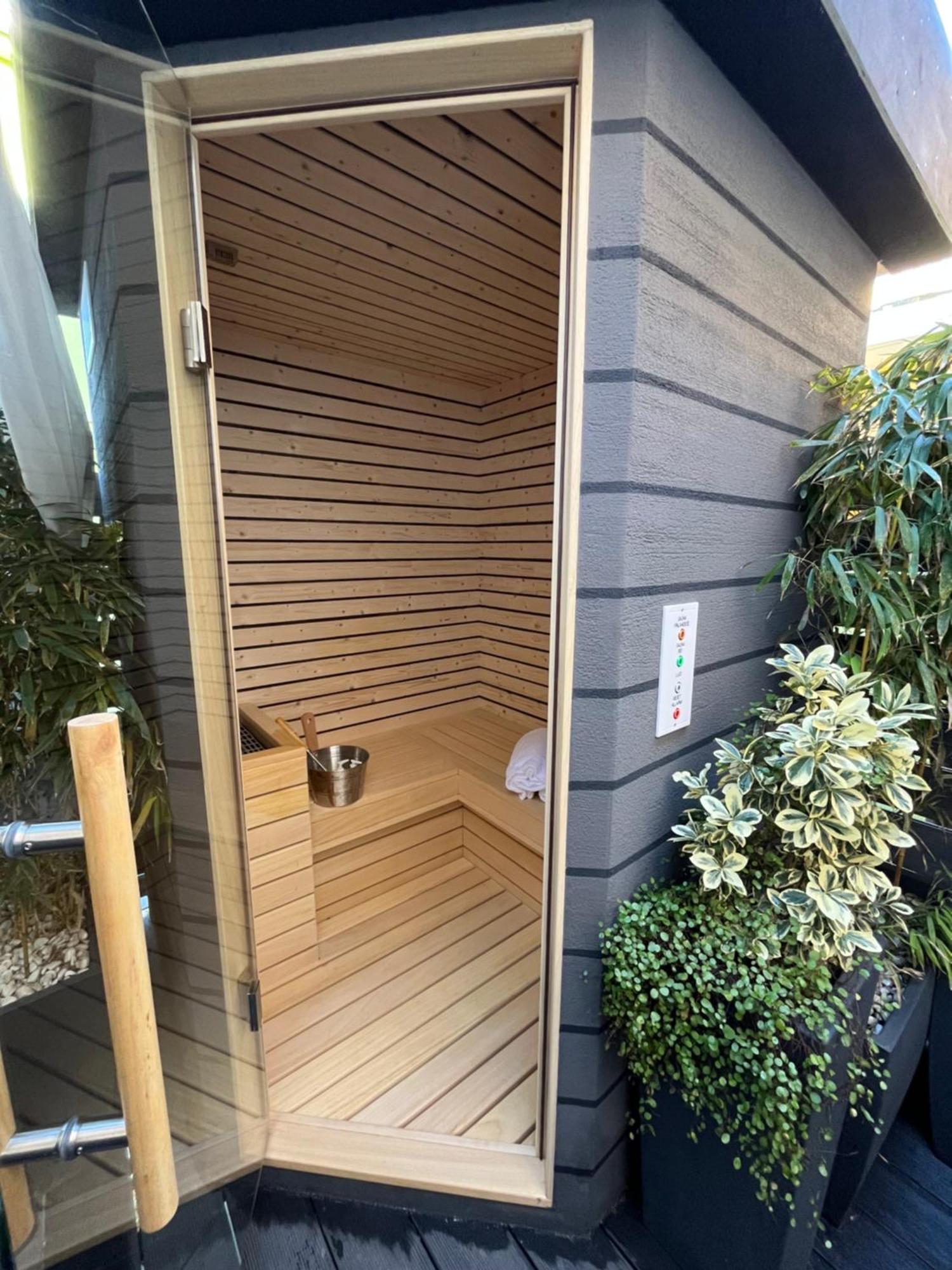 Sea Garden Apartments & Rooms グラード エクステリア 写真